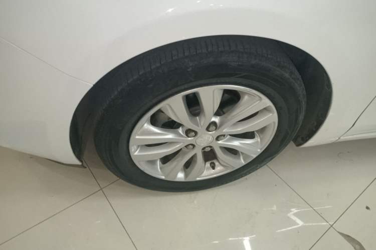 Used Buick GT 2021 Revised Version Flagship 1.5L Automatic Entry-Level Trim Left Front Wheel Hub