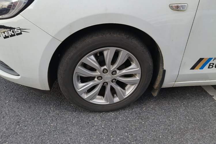 Used Buick GT 2021 Exemplar 1.5L Automatic Entry-Level Trim Left Front Wheel Hub