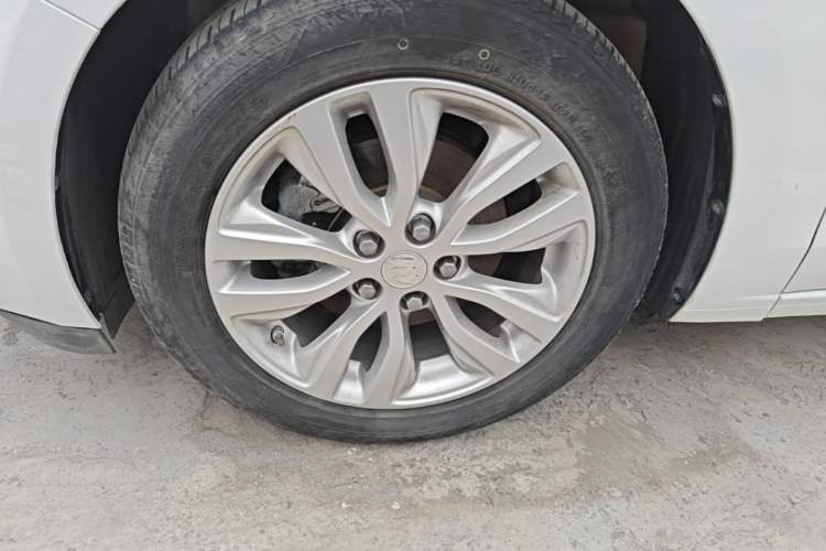 Used Buick GT 2021 Revised Version Flagship 1.5L Automatic Elite Edition Left Front Wheel Hub