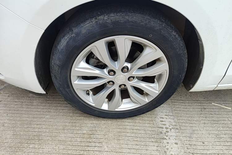 Used Buick GT 2021 Exemplar 1.5L Automatic Elite Version Left Front Wheel Hub