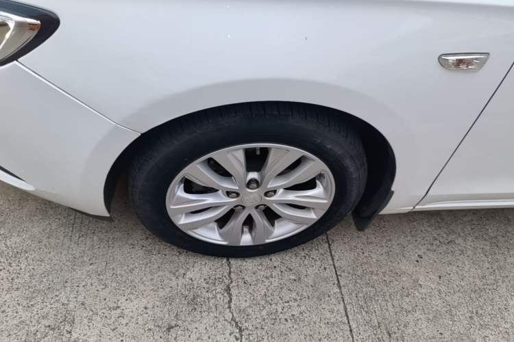 Used Buick GT 2021 Revised Version Flagship 1.5L Automatic Elite Edition Left Front Wheel Hub