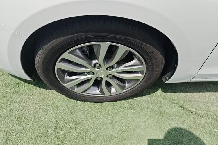 Used Buick GT 2021 1.3T Automatic Mild Hybrid Elite Version Left Front Wheel Hub