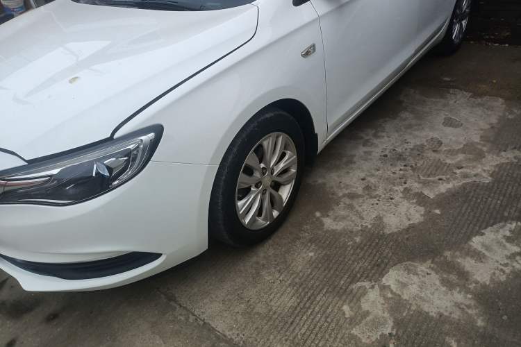 Used Buick GT 2021 Revised Version Flagship 1.5L Automatic Elite Edition Left Front Wheel Hub