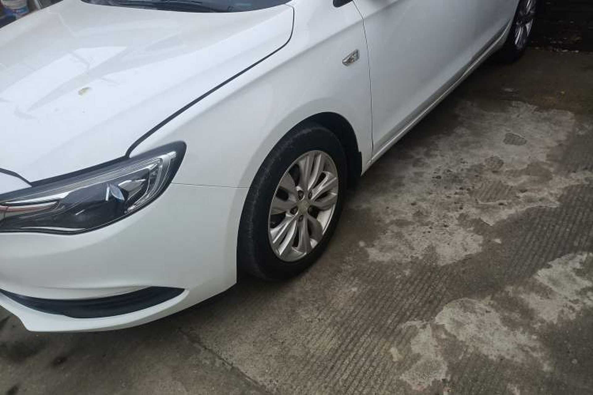 Used Buick GT 2021 Revised Version Flagship 1.5L Automatic Elite Edition Left Front Wheel Hub