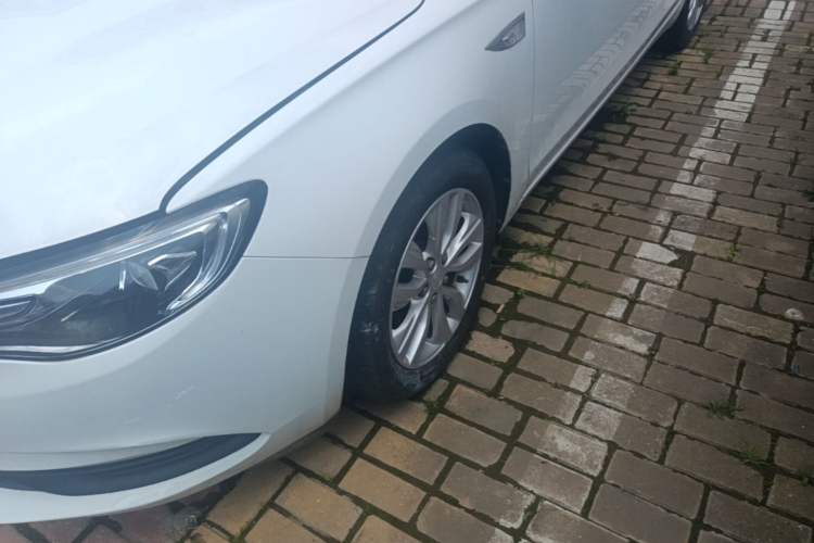 Used Buick GT 2021 Revised Version Flagship 1.5L Automatic Elite Edition Left Front Wheel Hub