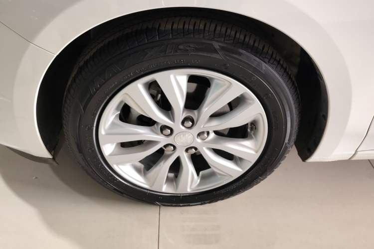 Used Buick GT 2021 Revised Version Flagship 1.5L Automatic Elite Edition Left Front Wheel Hub