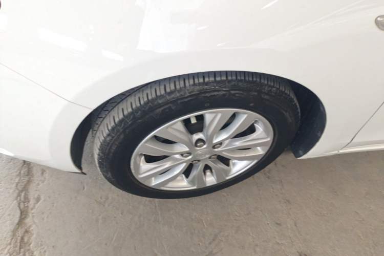 Used Buick GT 2021 Revised Version Flagship 1.5L Automatic Entry-Level Trim Left Front Wheel Hub