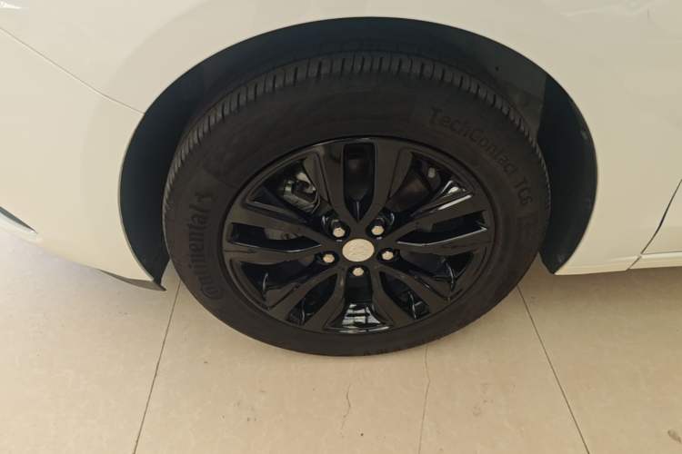 Used Buick GT 2021 Revised Version Flagship 1.5L Automatic Elite Edition Left Front Wheel Hub