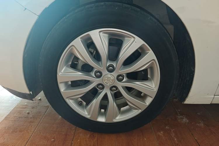 Used Buick GT 2021 Exemplar 1.5L Automatic Elite Version Left Front Wheel Hub