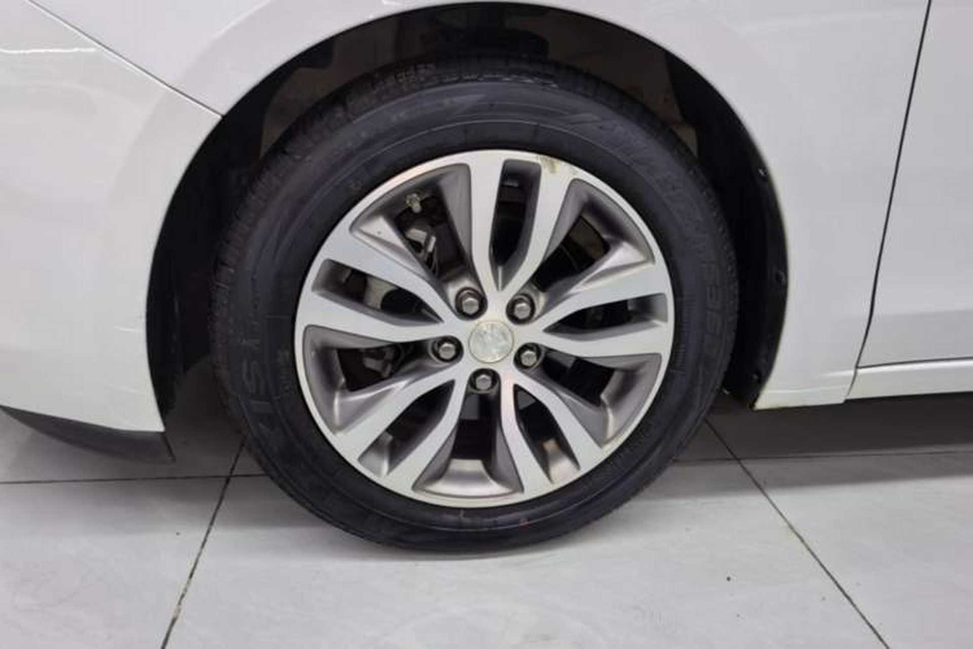 Used Buick GT 2021 Revised Version 1.3T Automatic Mild Hybrid Elite Edition Left Front Wheel Hub