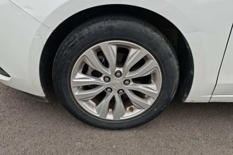 Used Buick GT 2021 Exemplar 1.5L Automatic Elite Version Left Front Wheel Hub