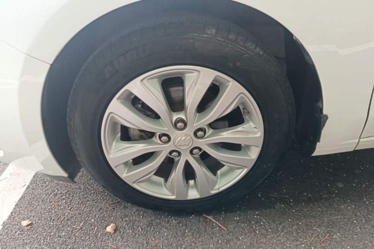 Used Buick GT 2021 Revised Version Flagship 1.5L Automatic Elite Edition Left Front Wheel Hub