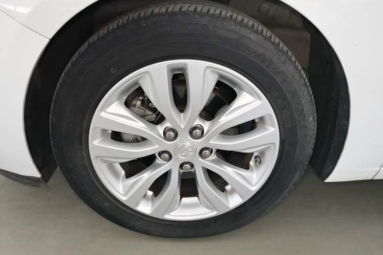Used Buick GT 2021 Revised Version Flagship 1.5L Automatic Elite Edition Left Front Wheel Hub