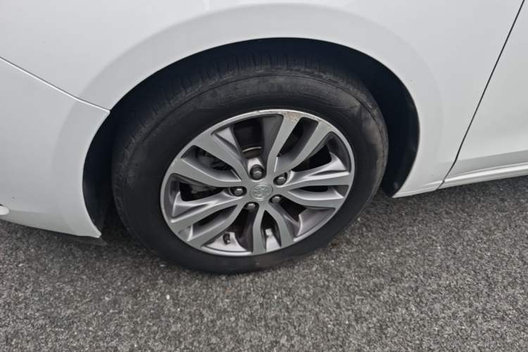 Used Buick GT 2021 Revised Version 1.3T Automatic Mild Hybrid Advanced Edition Left Front Wheel Hub