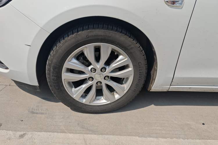 Used Buick GT 2021 Revised Version Flagship 1.5L Automatic Elite Edition Left Front Wheel Hub