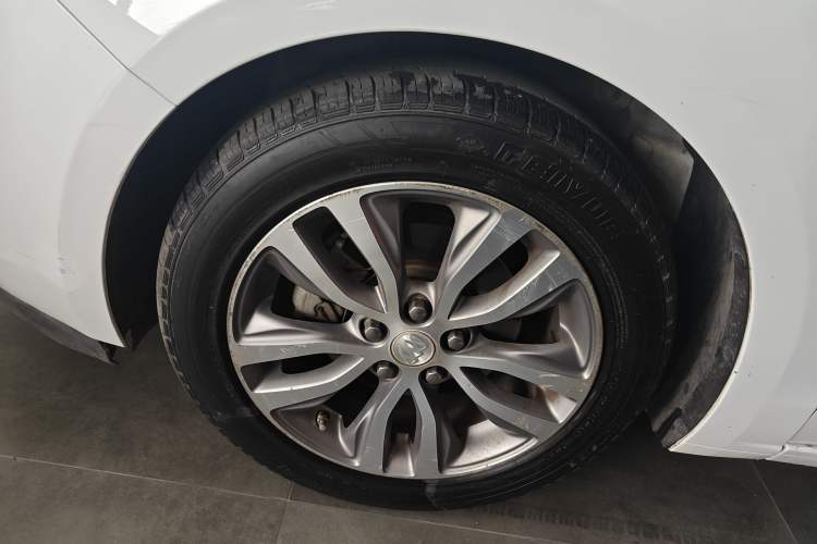Used Buick GT 2021 Revised Version 1.3T Automatic Mild Hybrid Elite Edition Left Front Wheel Hub