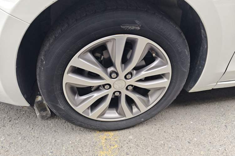 Used Buick GT 2021 Revised Version 1.3T Automatic Mild Hybrid Advanced Edition Left Front Wheel Hub