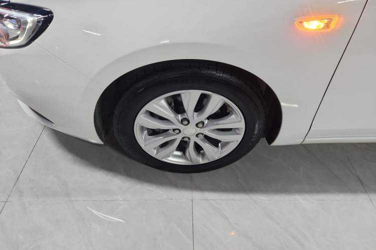 Used Buick GT 2021 Revised Version Flagship 1.5L Automatic Elite Edition Left Front Wheel Hub