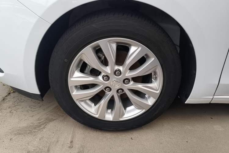Used Buick GT 2021 Revised Version Flagship 1.5L Automatic Elite Edition Left Front Wheel Hub