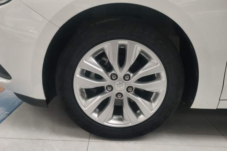 Used Buick GT 2021 Revised Version Flagship 1.5L Automatic Entry-Level Trim Left Front Wheel Hub