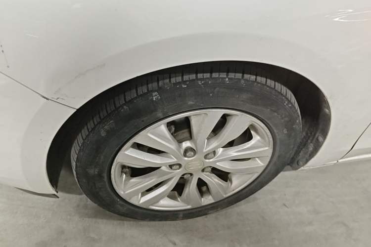 Used Buick GT 2021 Revised Version Flagship 1.5L Automatic Elite Edition Left Front Wheel Hub