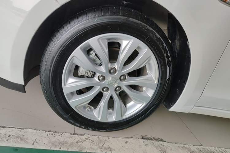 Used Buick GT 2021 Revised Version Flagship 1.5L Automatic Entry-Level Trim Left Front Wheel Hub