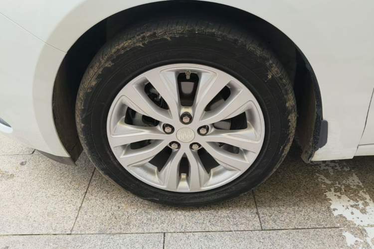 Used Buick GT 2021 Revised Version Flagship 1.5L Automatic Elite Edition Left Front Wheel Hub