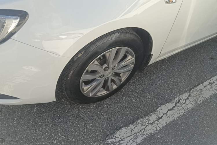 Used Buick GT 2021 1.3T Automatic Mild Hybrid Elite Version Left Front Wheel Hub