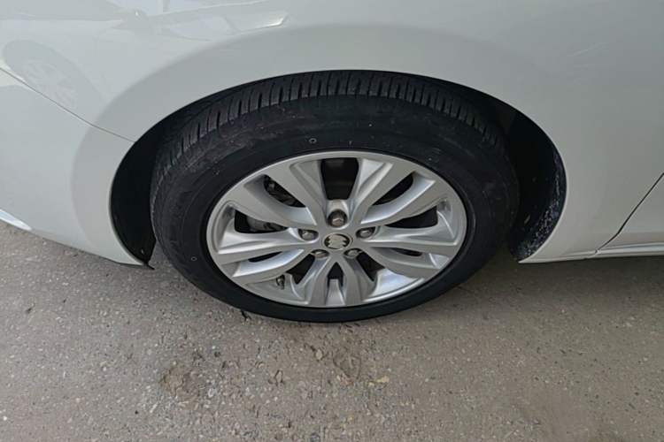 Used Buick GT 2021 Exemplar 1.5L Automatic Elite Version Left Front Wheel Hub