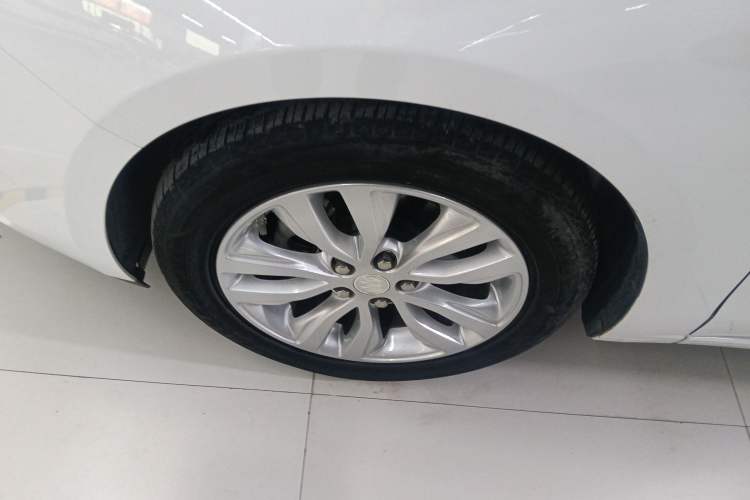 Used Buick GT 2021 Revised Version Flagship 1.5L Automatic Elite Edition Left Front Wheel Hub