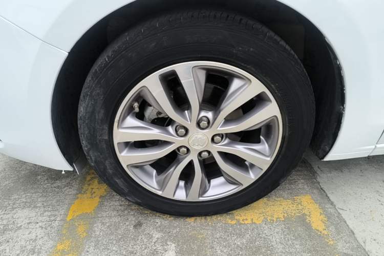 Used Buick GT 2021 Revised Version 1.3T Automatic Mild Hybrid Elite Edition Left Front Wheel Hub