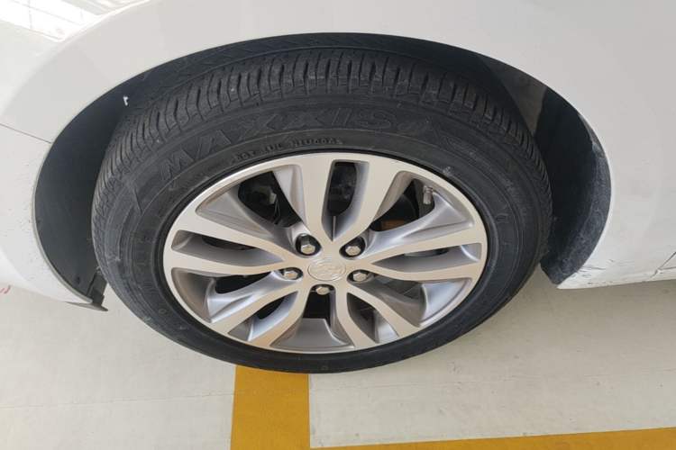 Used Buick GT 2021 Revised Version 1.3T Automatic Mild Hybrid Advanced Edition Left Front Wheel Hub