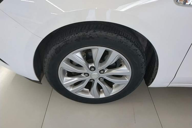 Used Buick GT 2021 Revised Version Flagship 1.5L Automatic Elite Edition Left Front Wheel Hub
