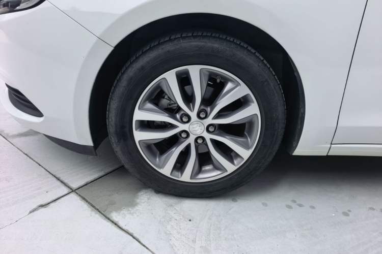 Used Buick GT 2021 Revised Version 1.3T Automatic Mild Hybrid Advanced Edition Left Front Wheel Hub