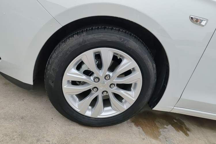 Used Buick GT 2021 Revised Version Flagship 1.5L Automatic Entry-Level Trim Left Front Wheel Hub