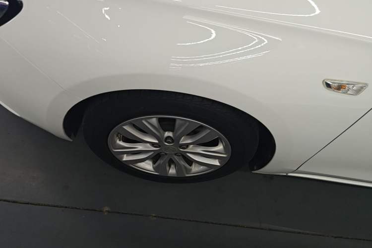Used Buick GT 2021 Revised Version Flagship 1.5L Automatic Elite Edition Left Front Wheel Hub