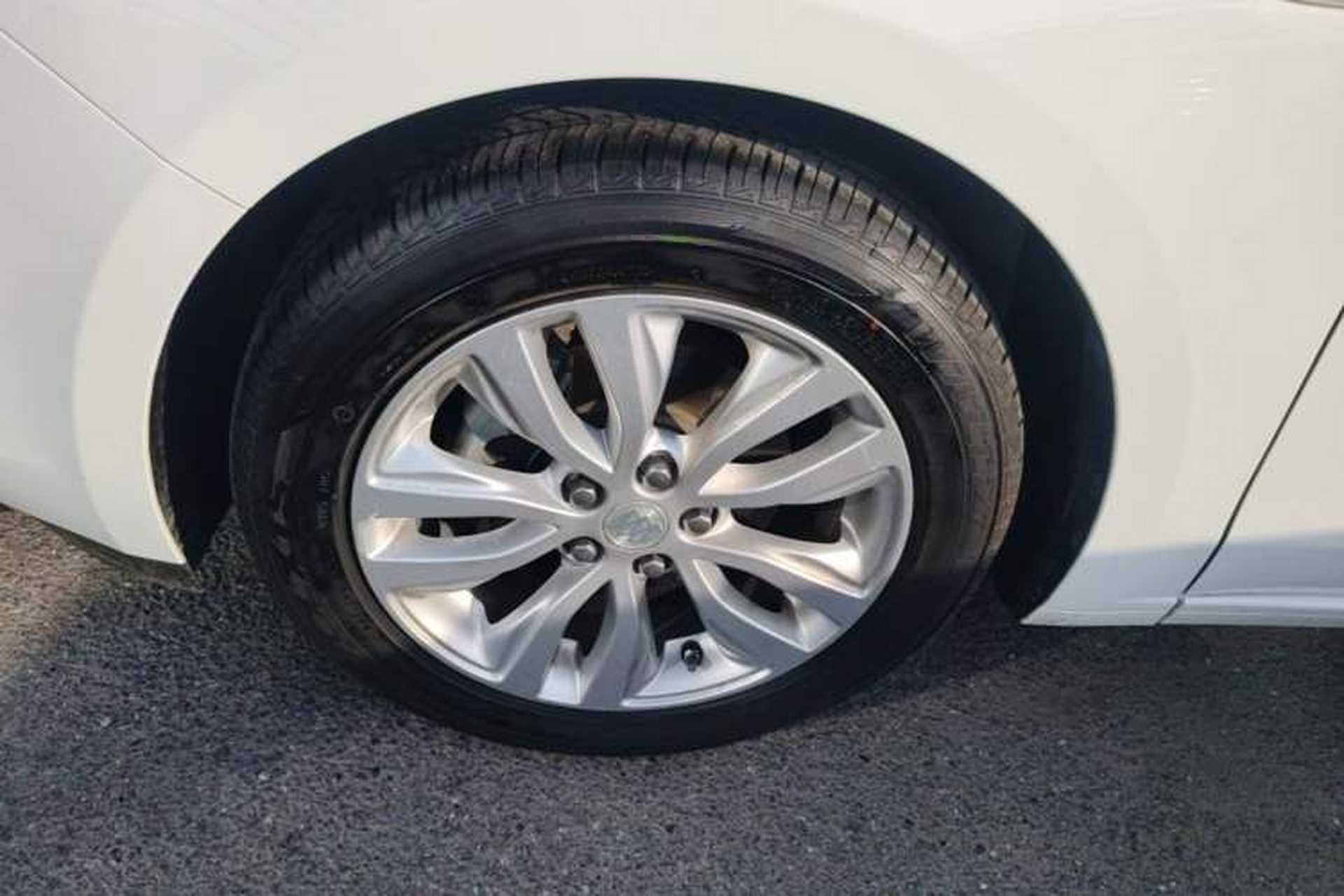 Used Buick GT 2021 Revised Version Flagship 1.5L Automatic Elite Edition Left Front Wheel Hub