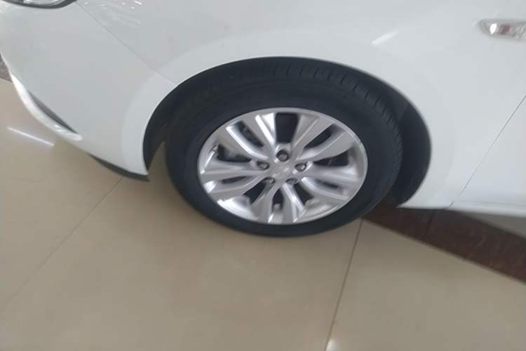 Used Buick GT 2021 Revised Version Flagship 1.5L Automatic Elite Edition Left Front Wheel Hub