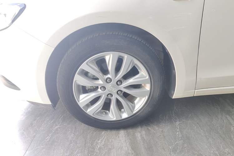 Used Buick GT 2021 Revised Version Flagship 1.5L Automatic Elite Edition Left Front Wheel Hub