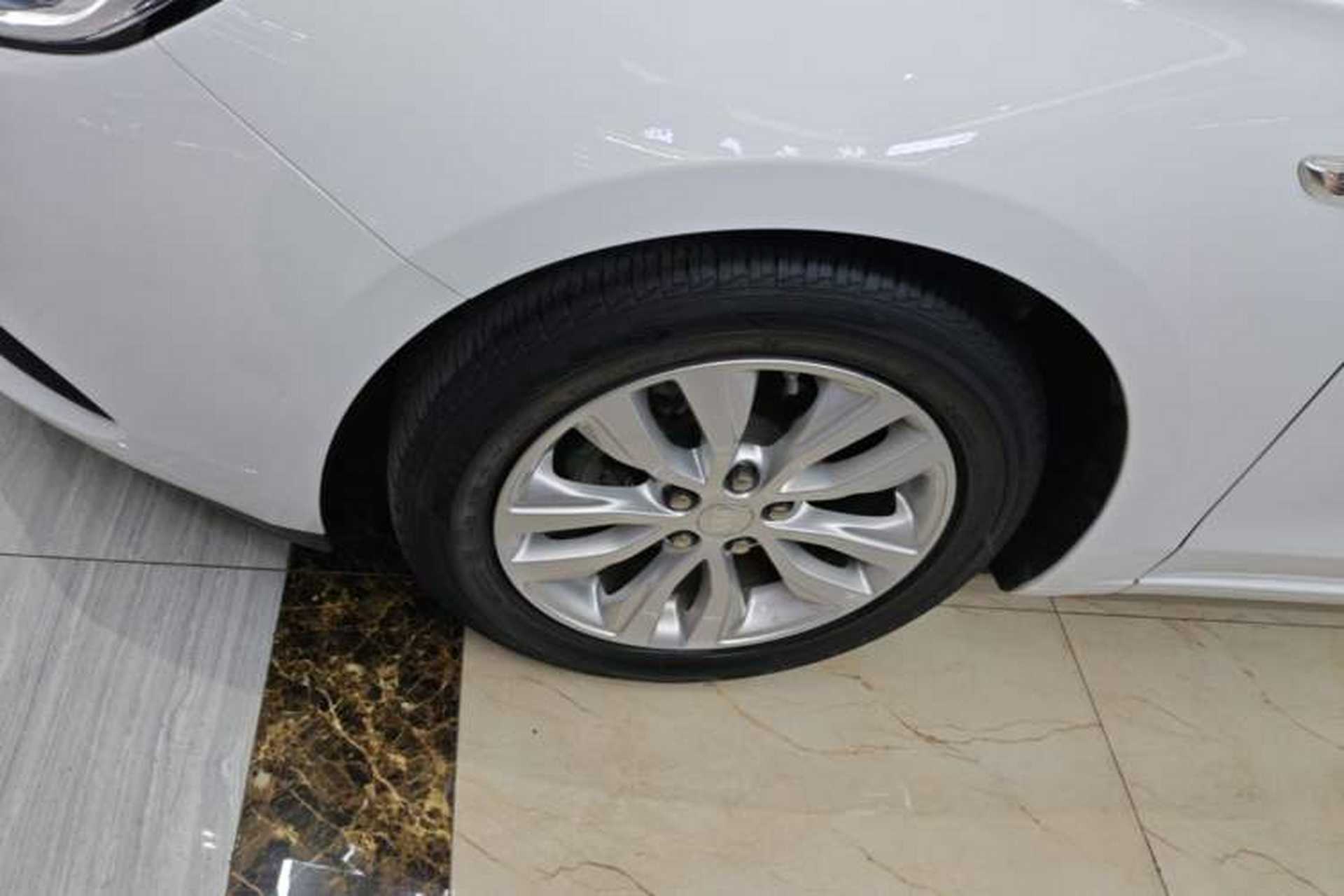 Used Buick GT 2021 Revised Version Flagship 1.5L Automatic Entry-Level Trim Left Front Wheel Hub