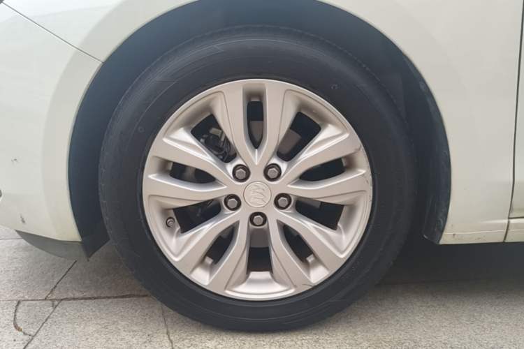 Used Buick GT 2021 Exemplar 1.5L Automatic Elite Version Left Front Wheel Hub
