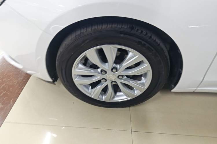 Used Buick GT 2021 Revised Version Flagship 1.5L Automatic Entry-Level Trim Left Front Wheel Hub