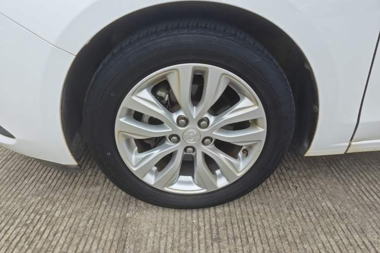 Used Buick GT 2021 Exemplar 1.5L Automatic Entry-Level Trim Left Front Wheel Hub