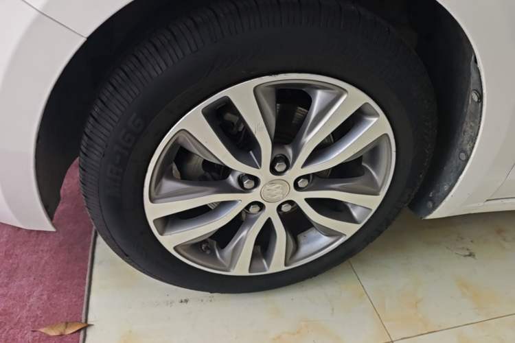 Used Buick GT 2021 Revised Version 1.3T Automatic Mild Hybrid Elite Edition Left Front Wheel Hub