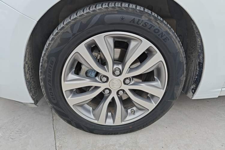Used Buick GT 2021 1.3T Automatic Mild Hybrid Elite Version Left Front Wheel Hub