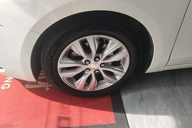 Used Buick GT 2021 Revised Version Flagship 1.5L Automatic Elite Edition Left Front Wheel Hub