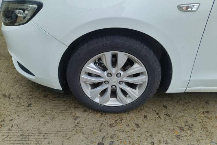 Used Buick GT 2021 Revised Version Flagship 1.5L Automatic Elite Edition Left Front Wheel Hub