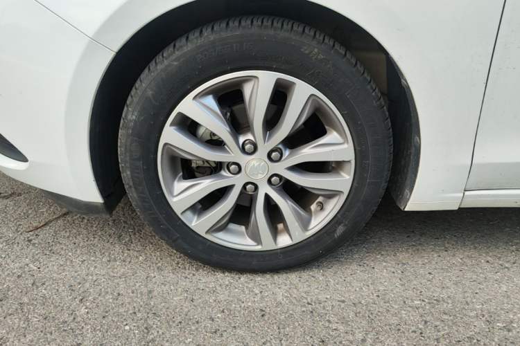Used Buick GT 2021 Revised Version 1.3T Automatic Mild Hybrid Elite Edition Left Front Wheel Hub