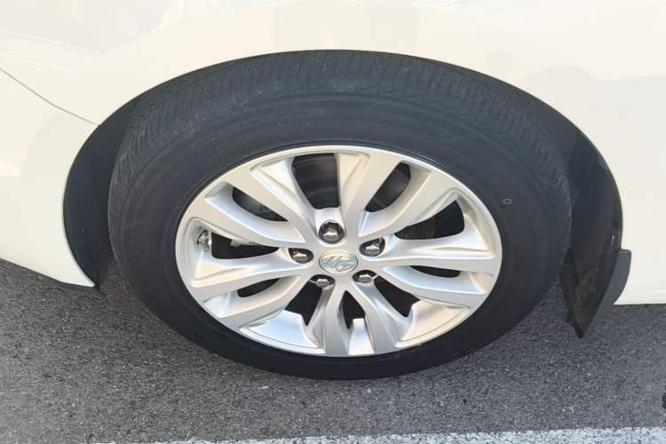 Used Buick GT 2021 Revised Version Flagship 1.5L Automatic Elite Edition Left Front Wheel Hub