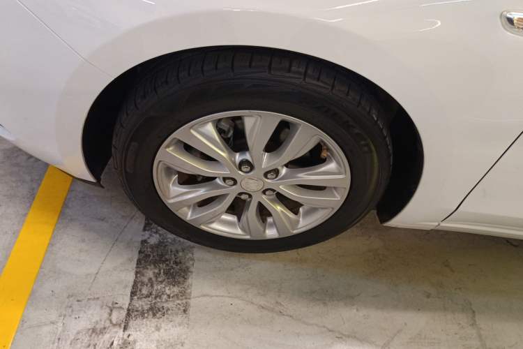 Used Buick GT 2021 Revised Version Flagship 1.5L Automatic Elite Edition Left Front Wheel Hub